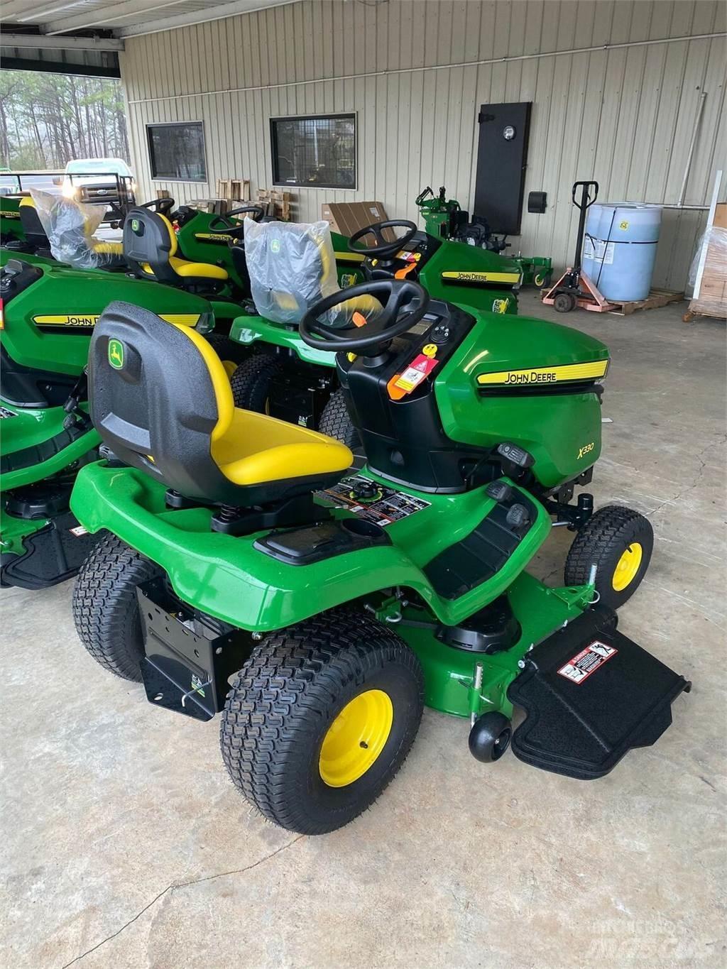 John Deere X330 소형 트랙터