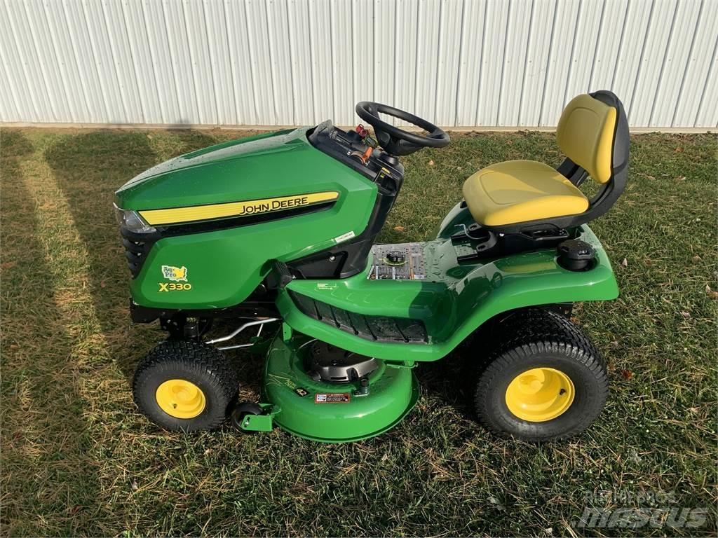 John Deere X330 소형 트랙터