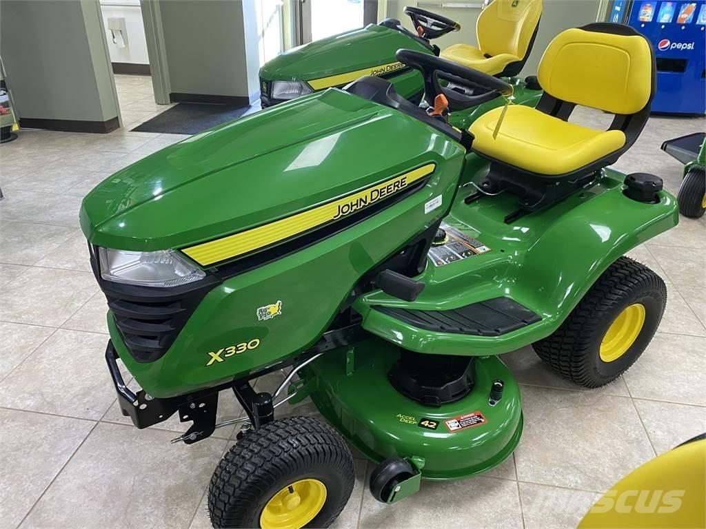 John Deere X330 소형 트랙터