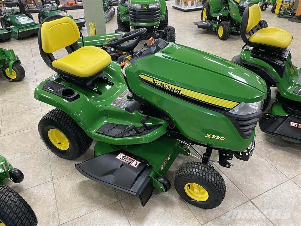 John Deere X330 소형 트랙터