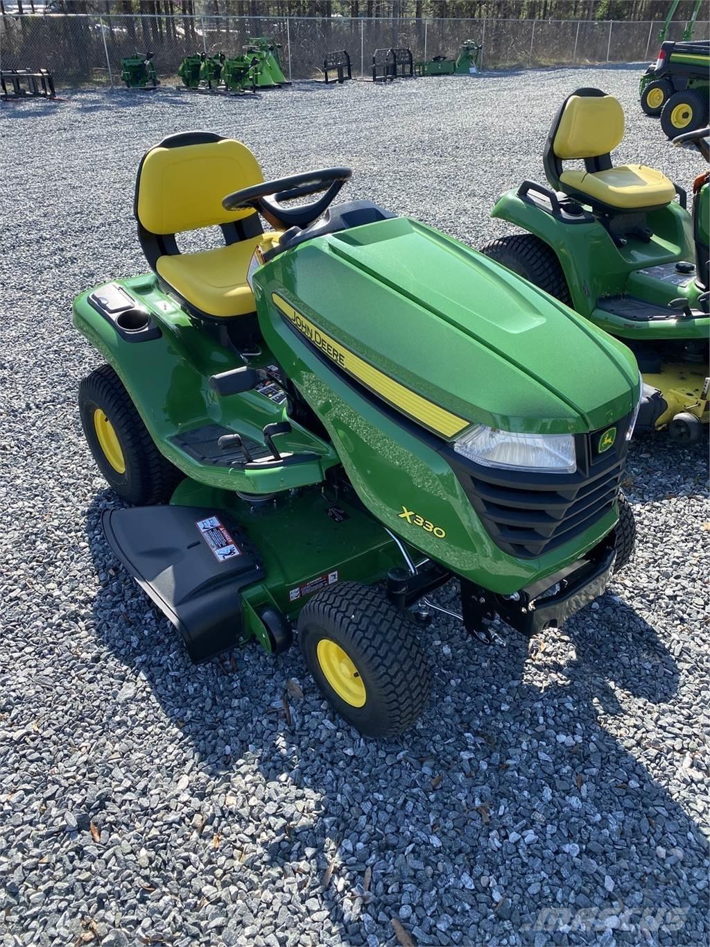 John Deere X330 소형 트랙터
