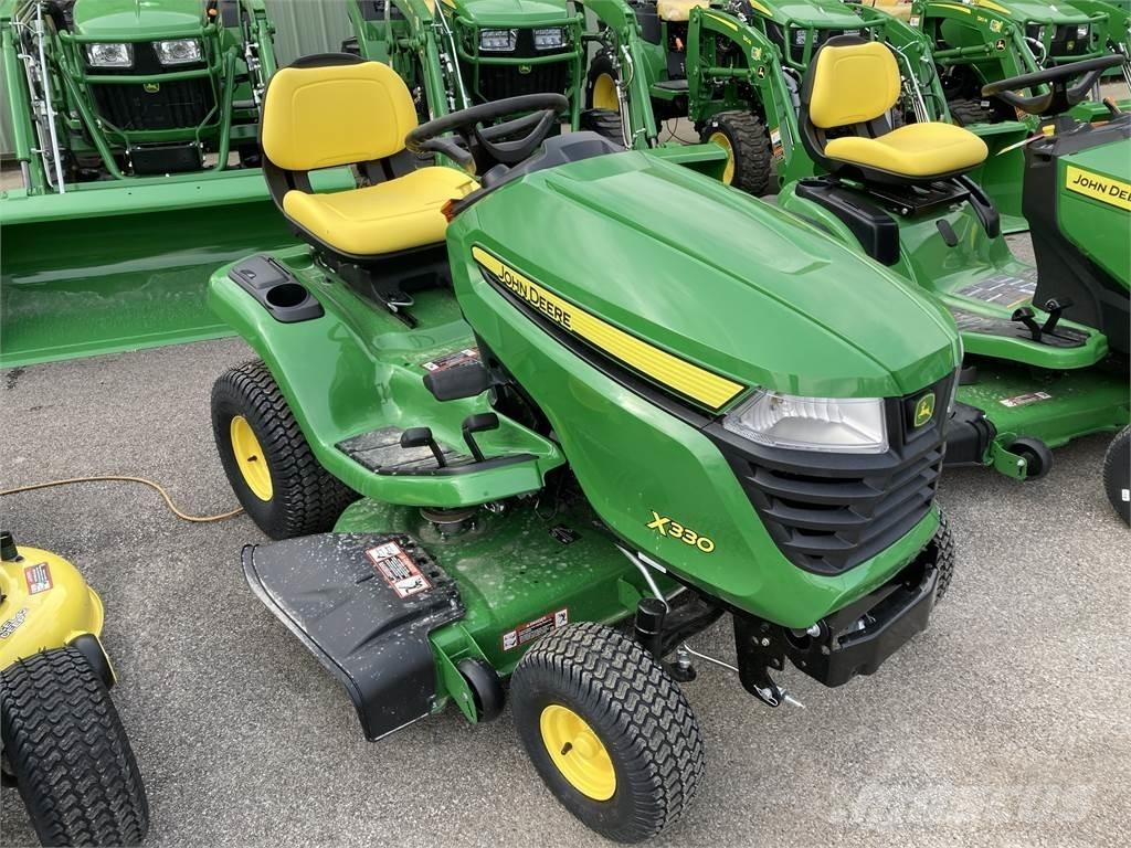 John Deere X330 소형 트랙터