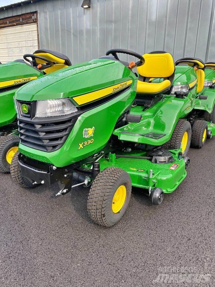 John Deere X330 소형 트랙터