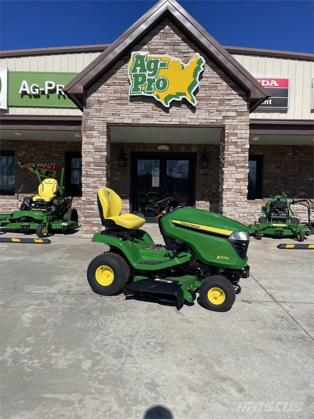 John Deere X370 소형 트랙터