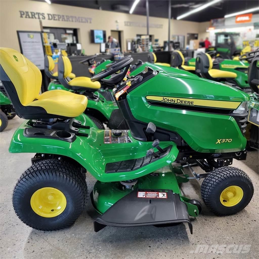 John Deere X370 소형 트랙터