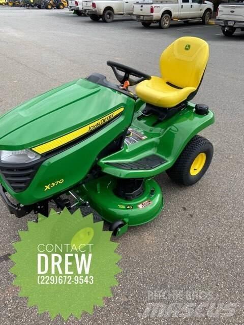 John Deere X370 소형 트랙터