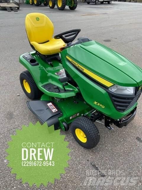 John Deere X370 소형 트랙터