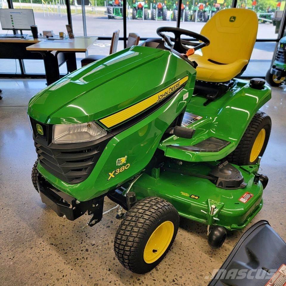 John Deere X380 소형 트랙터