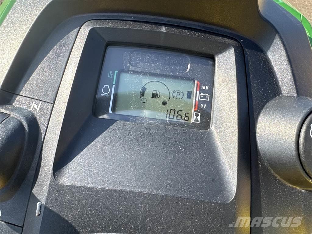John Deere x380 소형 트랙터