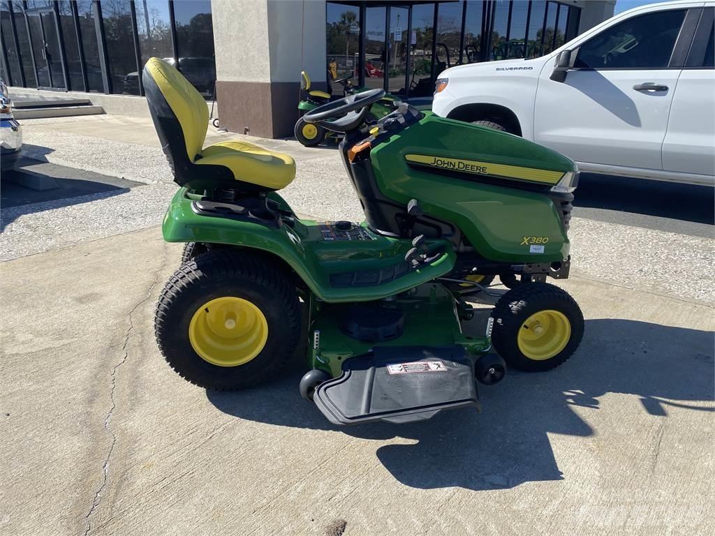 John Deere X380 소형 트랙터