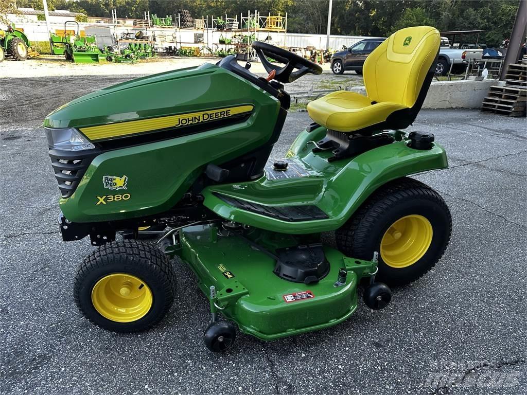 John Deere X380 소형 트랙터