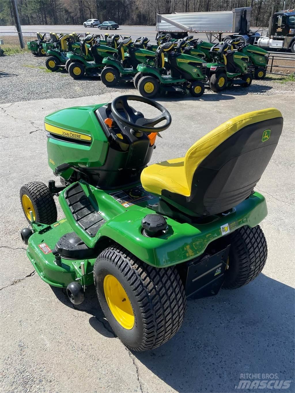 John Deere X380 소형 트랙터
