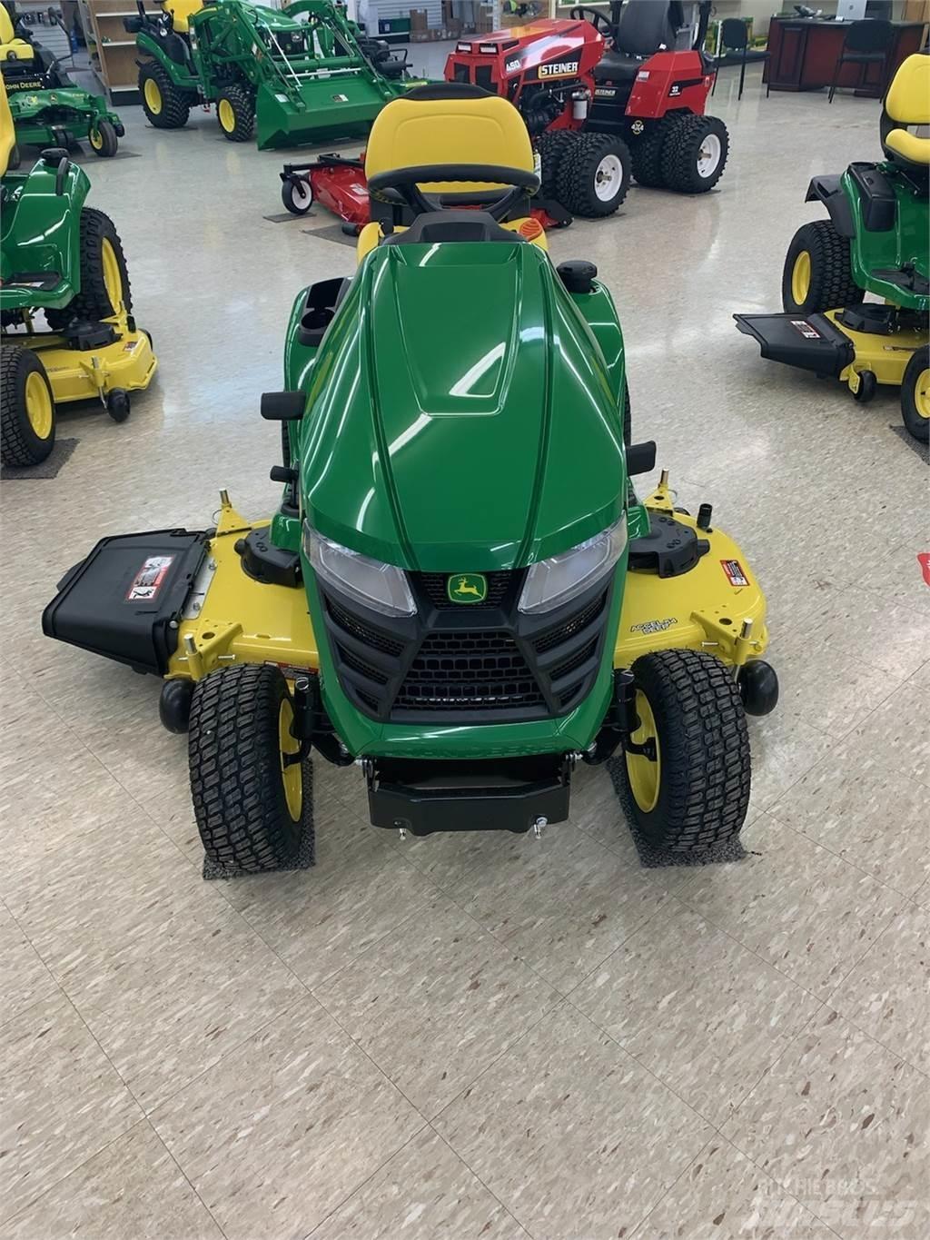 John Deere X380 소형 트랙터