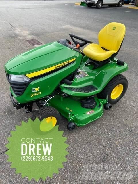 John Deere X380 소형 트랙터