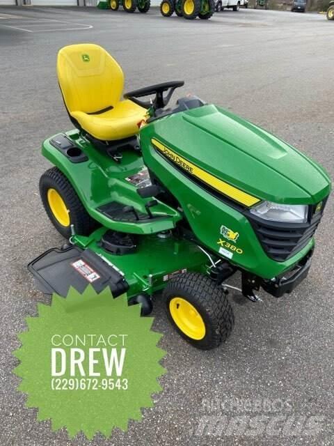 John Deere X380 소형 트랙터