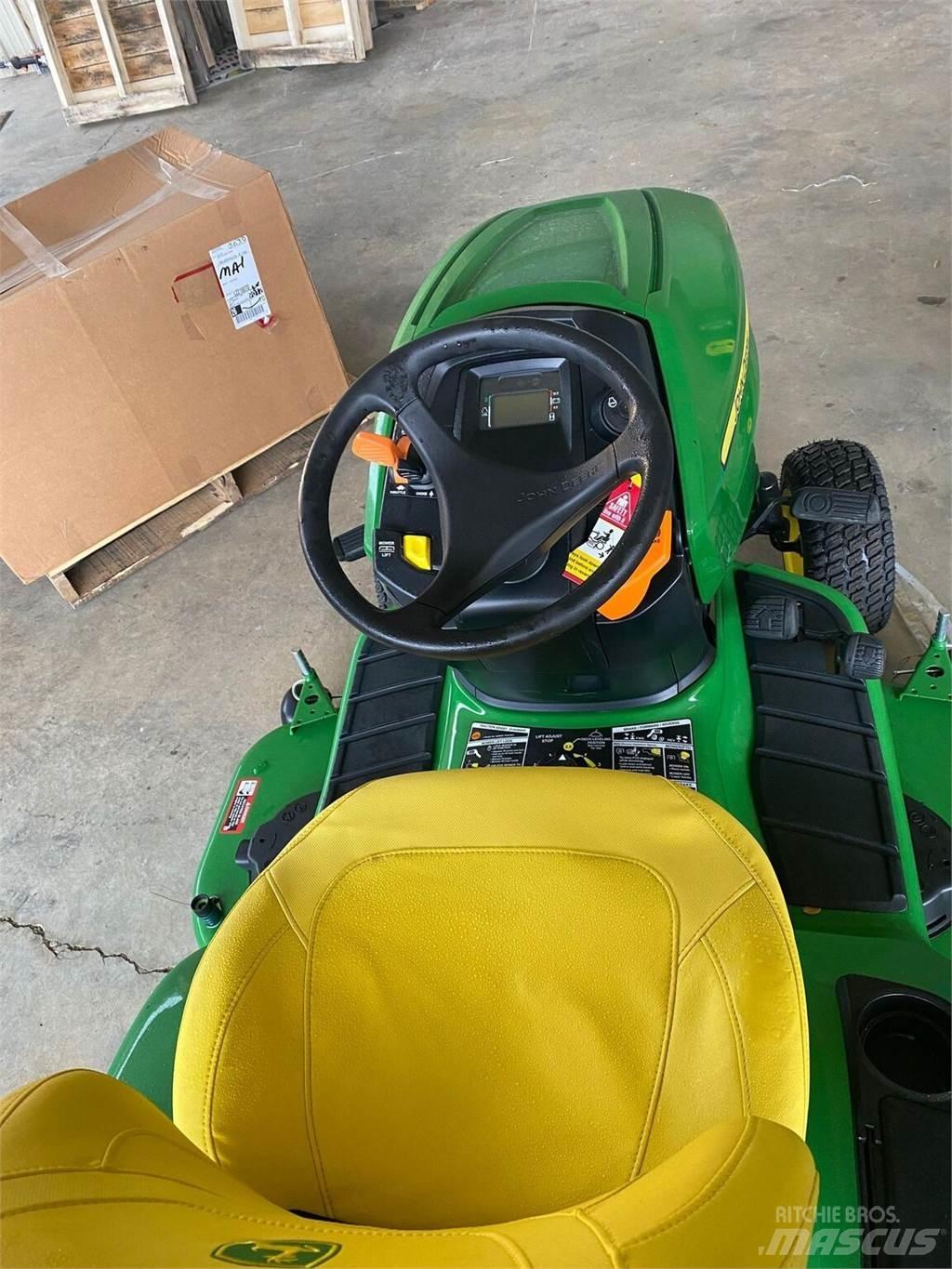 John Deere X380 소형 트랙터