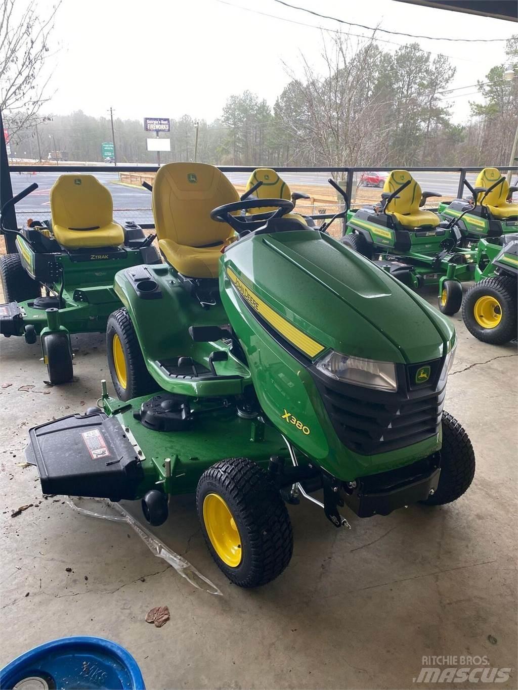 John Deere X380 소형 트랙터