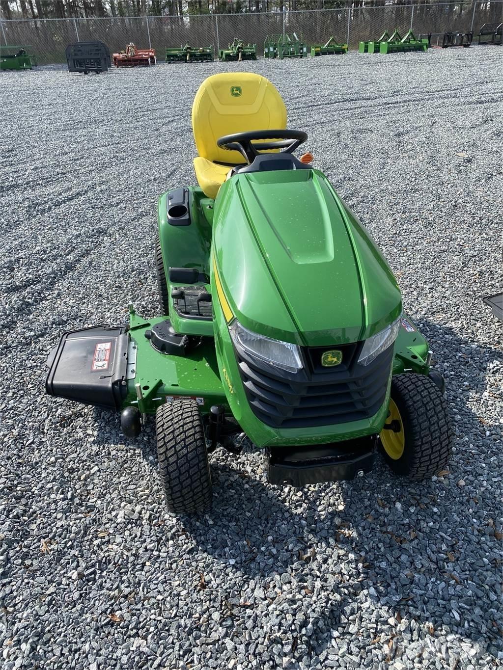 John Deere X380 소형 트랙터