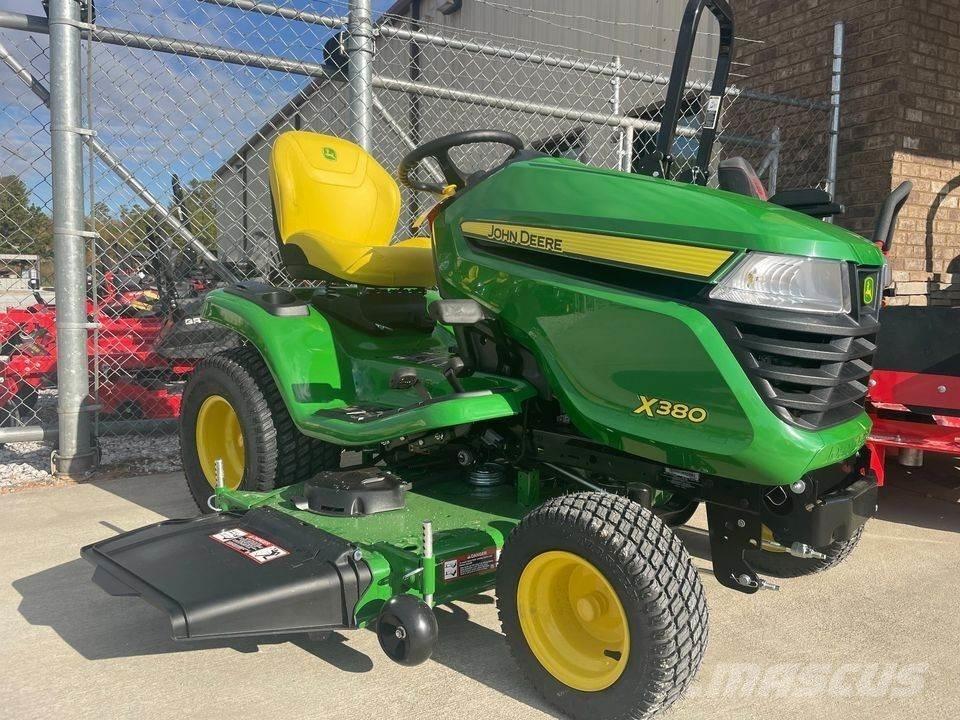 John Deere X380 소형 트랙터