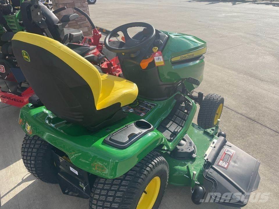 John Deere X380 소형 트랙터