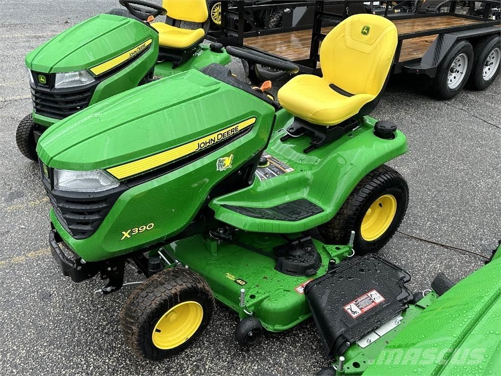 John Deere X390 소형 트랙터