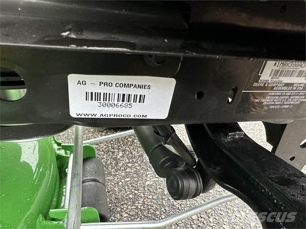 John Deere X390 소형 트랙터