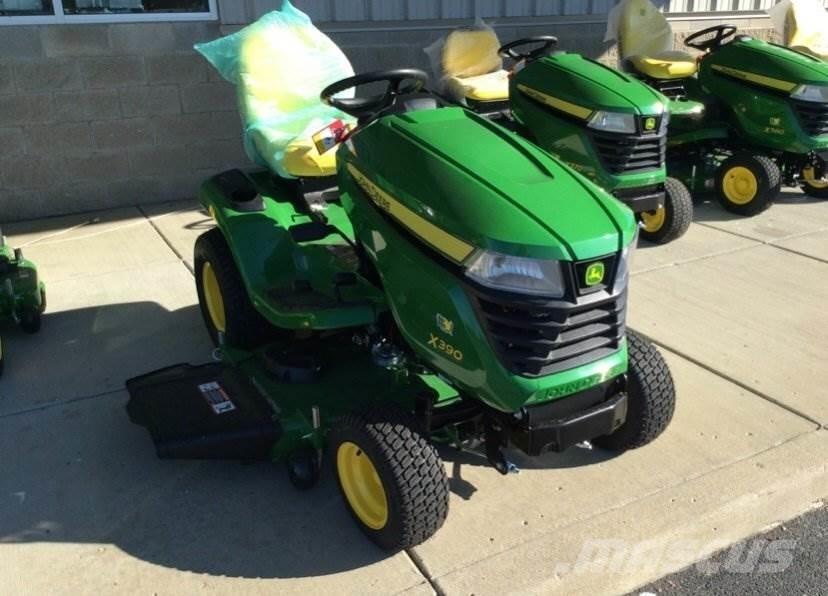 John Deere X390 소형 트랙터