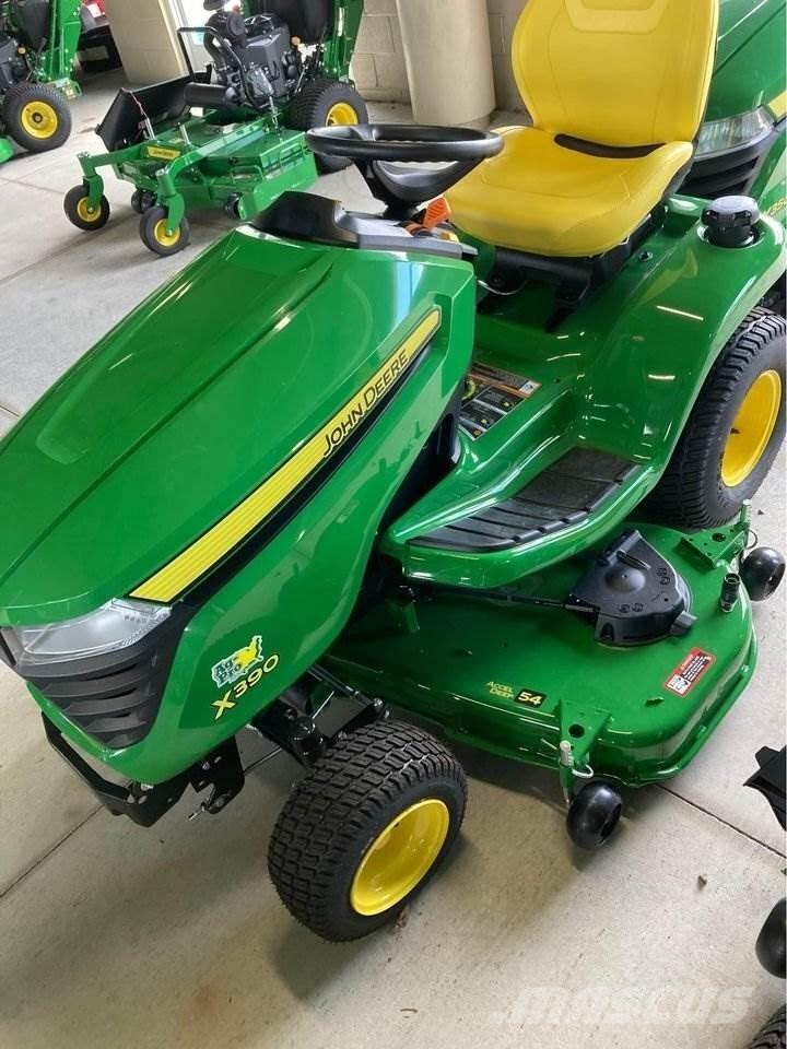 John Deere X390 소형 트랙터