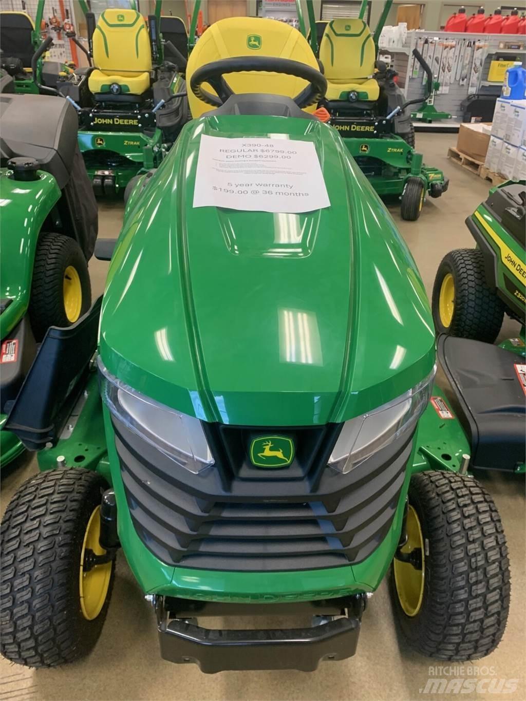John Deere X390 소형 트랙터