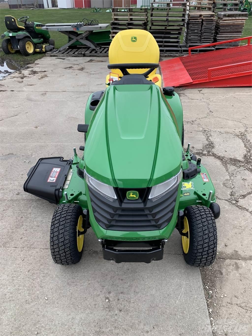 John Deere X390 소형 트랙터