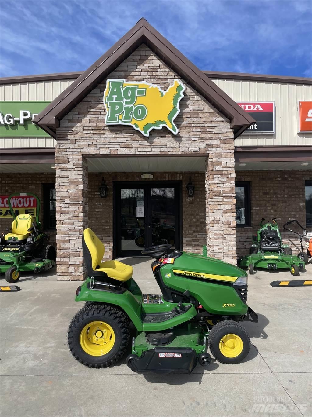 John Deere X590 소형 트랙터