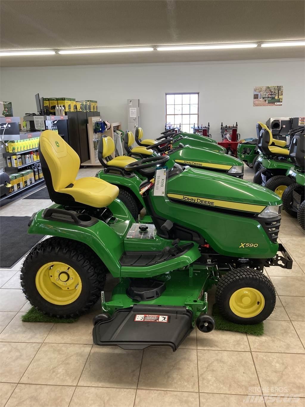 John Deere X590 소형 트랙터