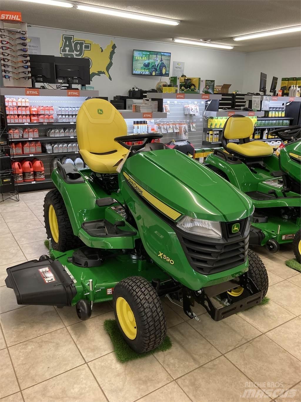 John Deere X590 소형 트랙터