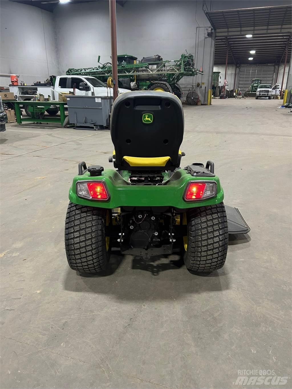 John Deere X730 소형 트랙터