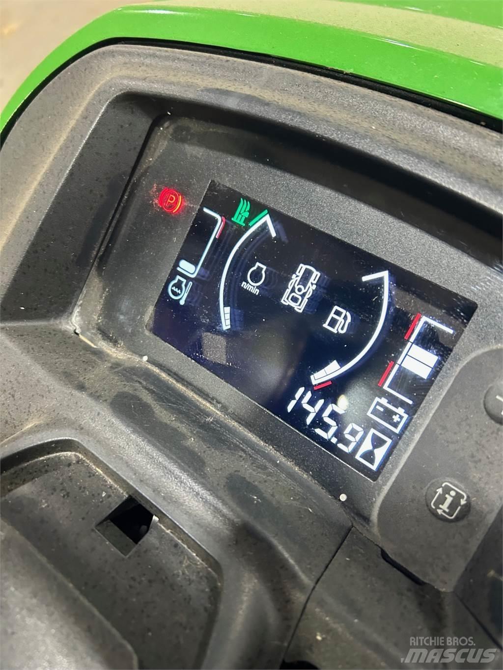 John Deere X730 소형 트랙터