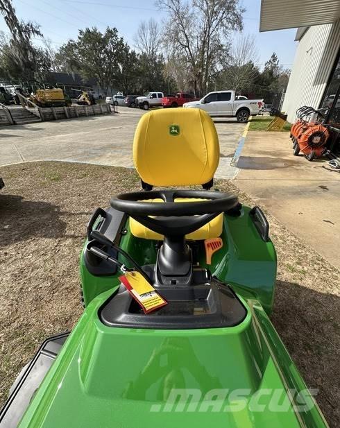 John Deere X739 소형 트랙터