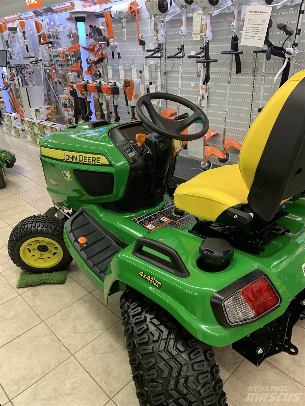 John Deere X739 소형 트랙터