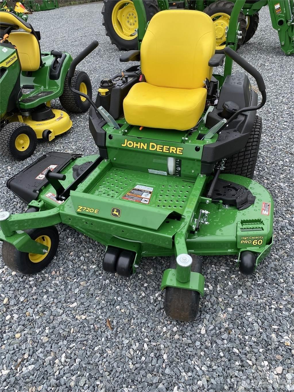 John Deere Z720E 회전식 잔디깎기