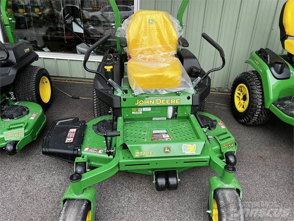 John Deere Z720E 회전식 잔디깎기