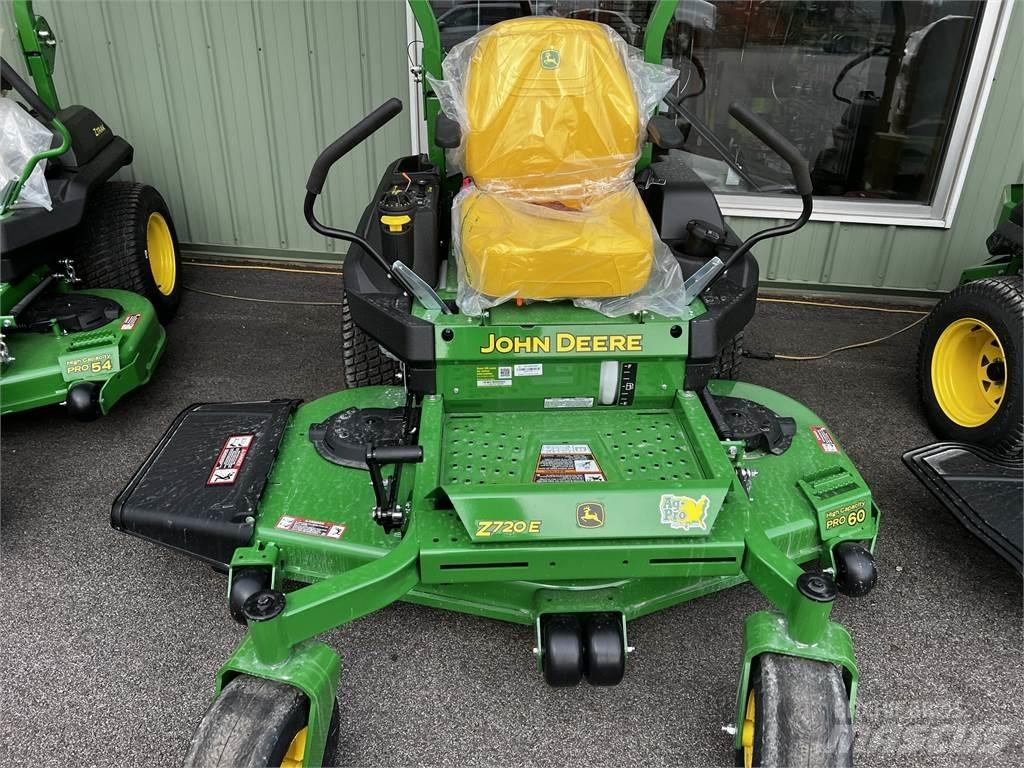 John Deere Z720E 회전식 잔디깎기