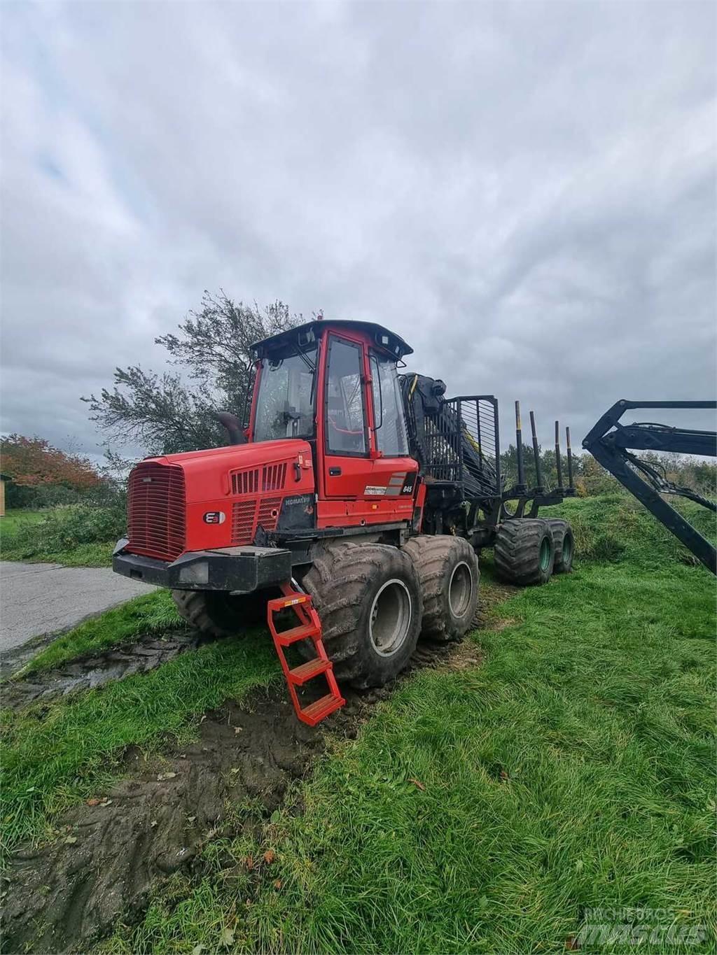 Komatsu 845 원목 포워더