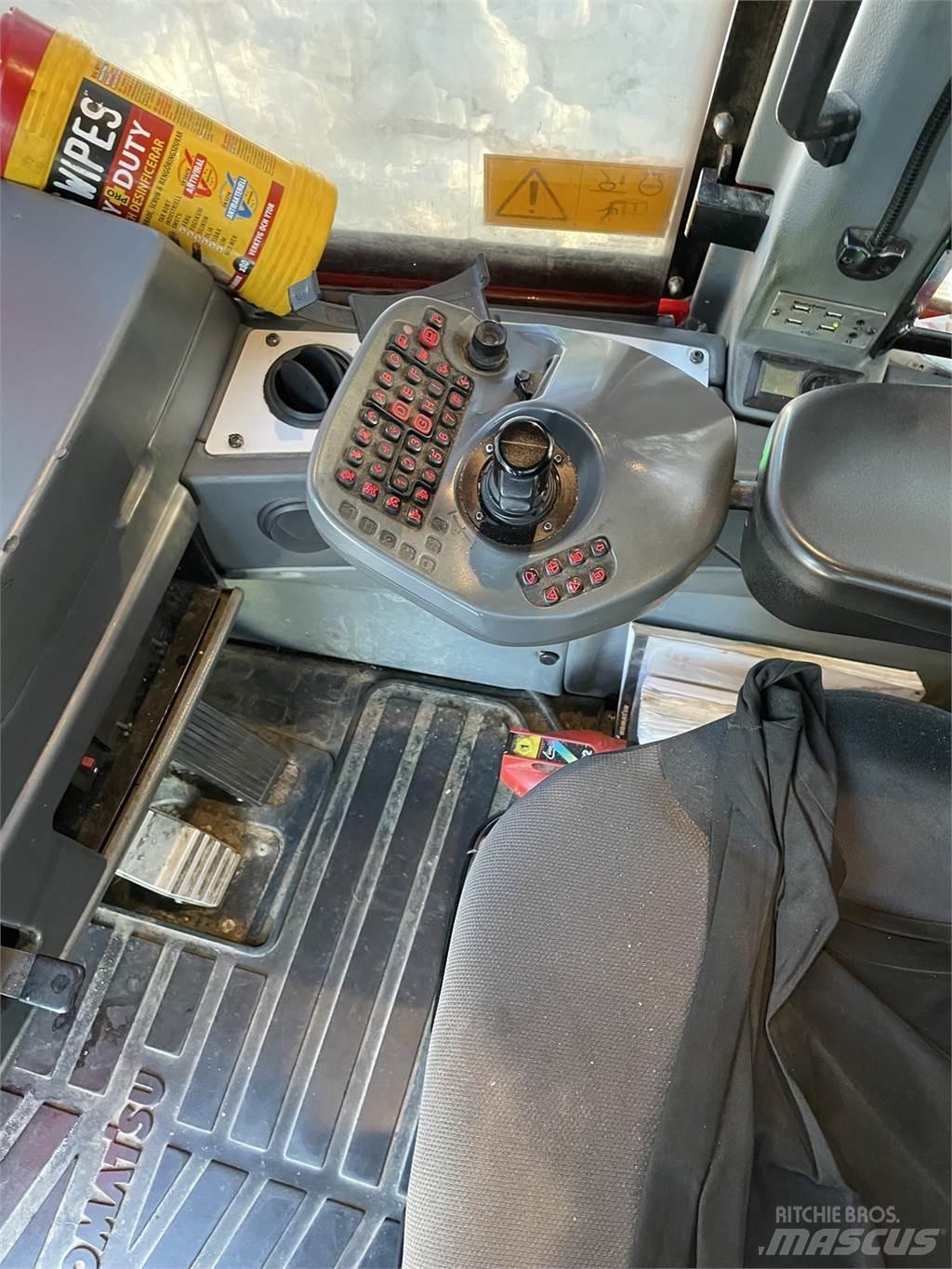 Komatsu 895 원목 포워더
