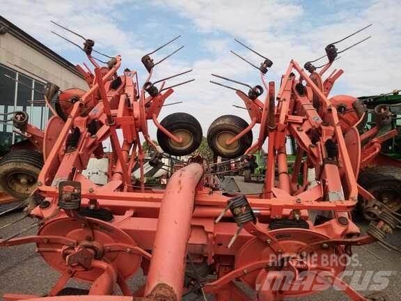 Kuhn GF 7702 갈퀴 및 테더