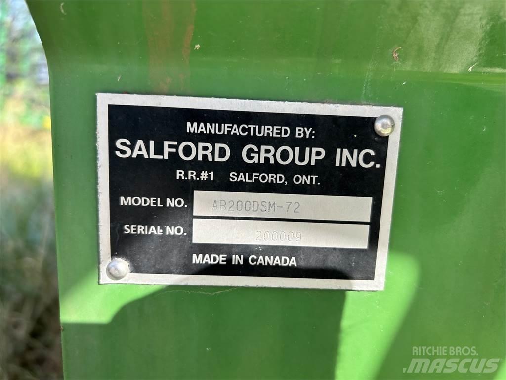 Salford 6700 견인형 분무기