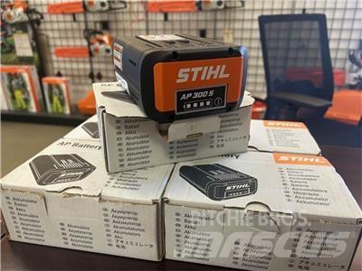 Stihl AP300S 골프 카트