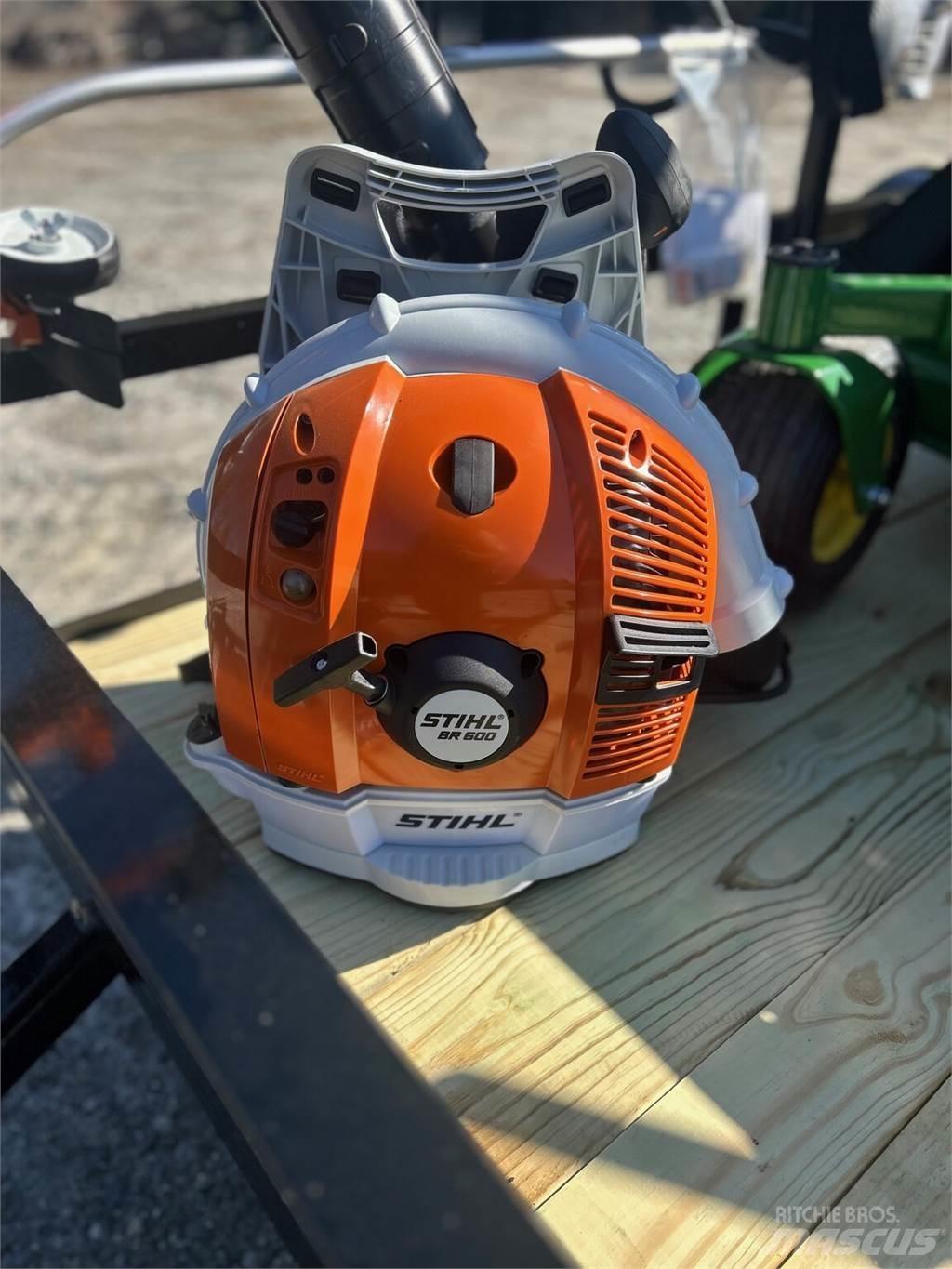 Stihl BR600 골프 카트