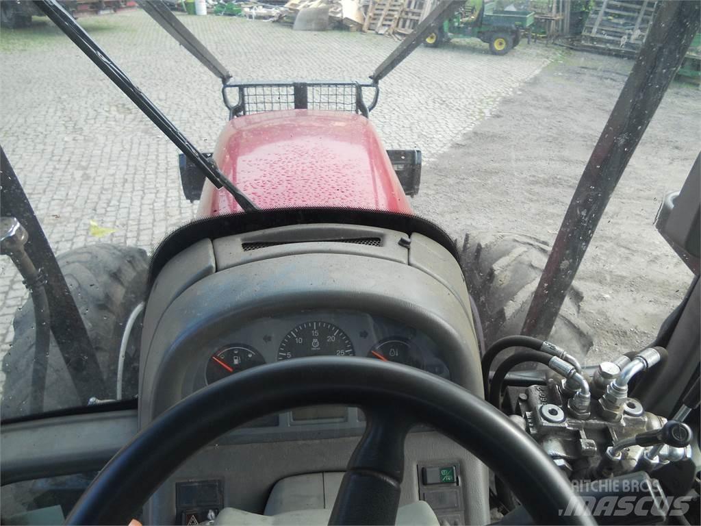 Valtra T121 크레인 및 로더
