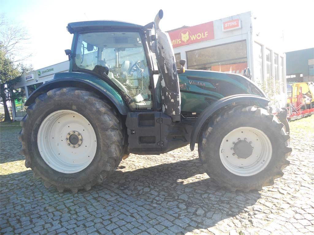Valtra T174 트랙터