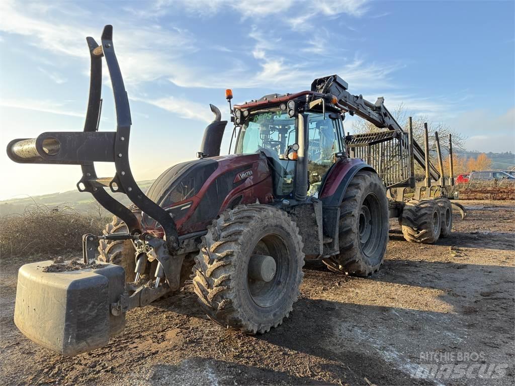 Valtra T174 원목 포워더