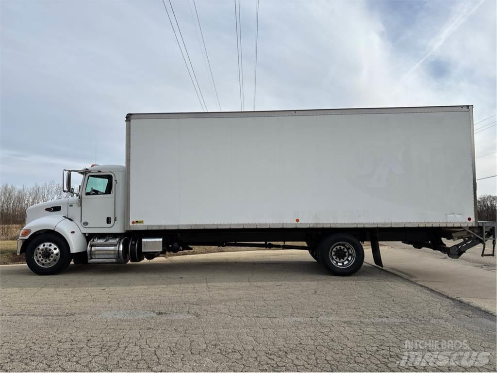 Peterbilt 337 탑차 트럭